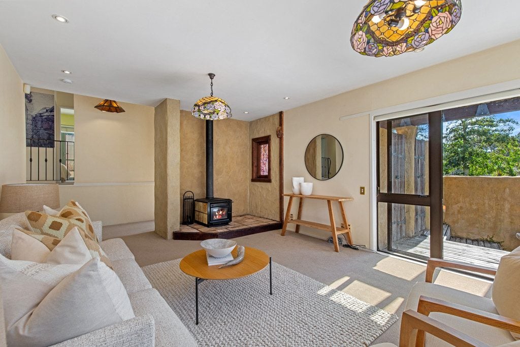 4 Saddleback Rise, Murrays Bay, Auckland - Carousel 2
