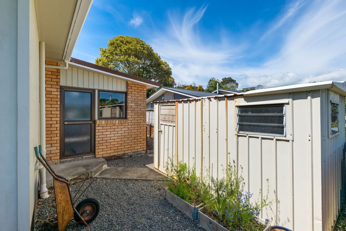 3 Ruskin Place, Westown, New Plymouth - Carousel 22
