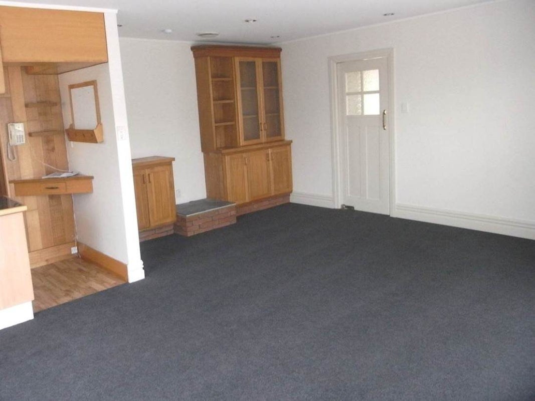 6 Windermere Crescent, Blockhouse Bay, Auckland - Carousel 2