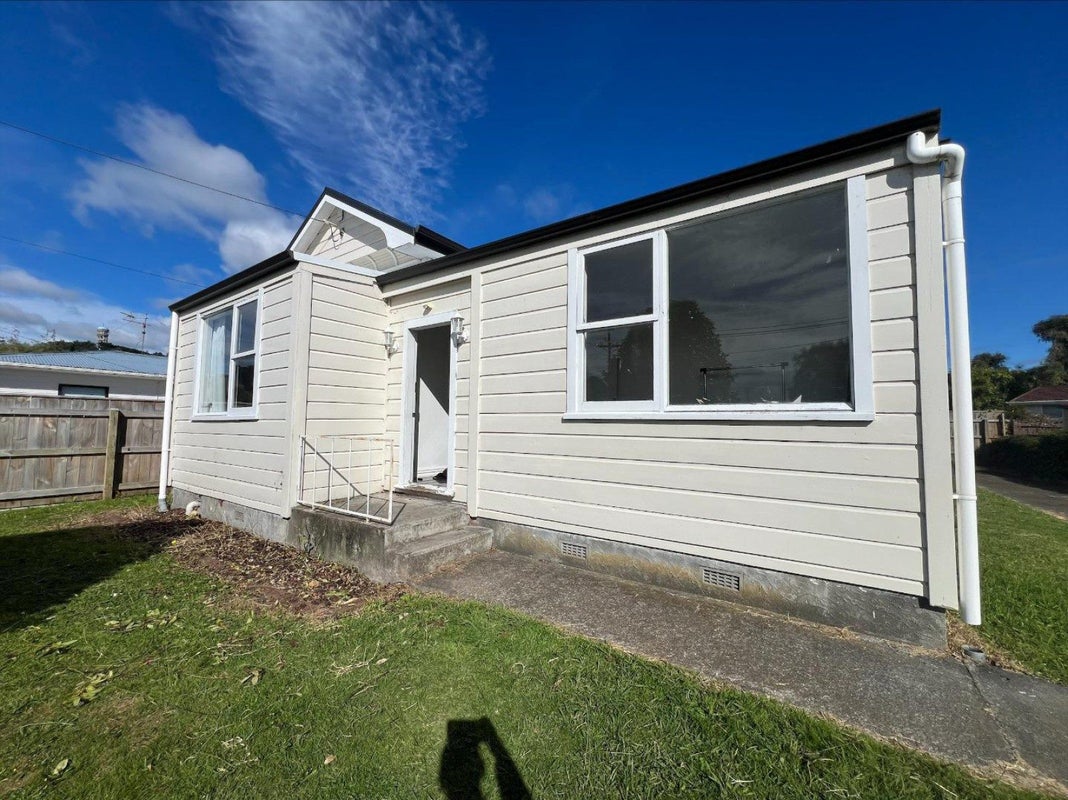 77 Raine Street, Whanganui East, Whanganui - Carousel 2