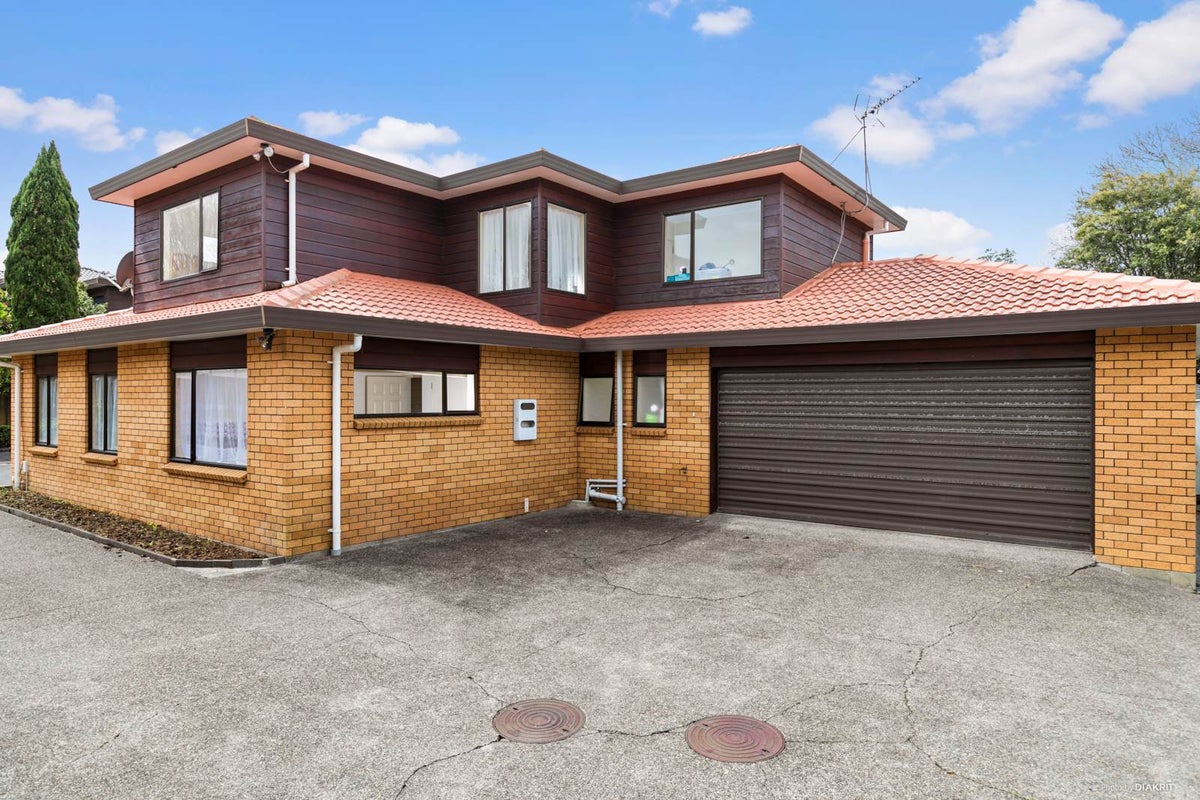 2/24 Bracken Avenue, Epsom, Auckland - Carousel 1