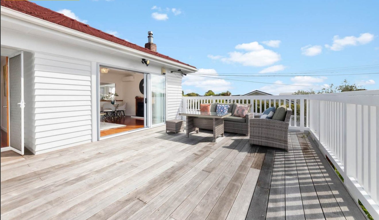 98 Lynwood Road, New Lynn, Auckland - Carousel 2