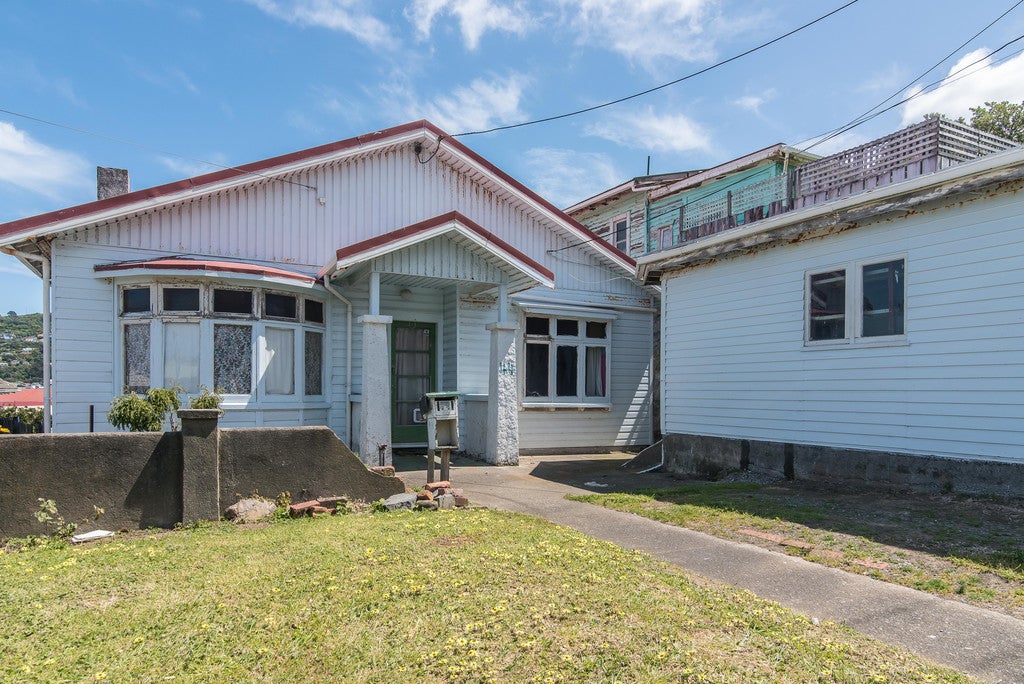 44 Lonsdale Crescent, Rongotai, Wellington - Carousel 1