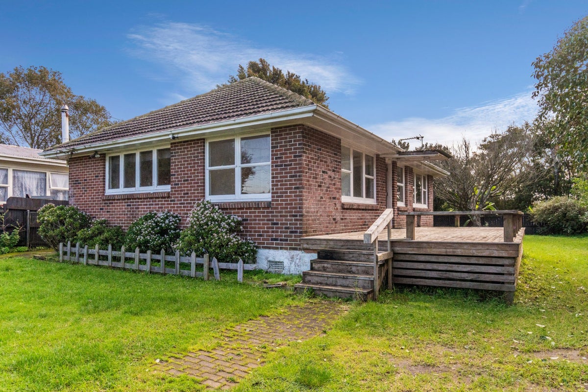 4 Chatfield Avenue, Otahuhu, Auckland City, Auckland - Carousel 1