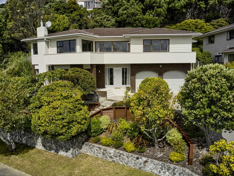 18 Bosun Terrace, Whitby, Porirua - Carousel 1