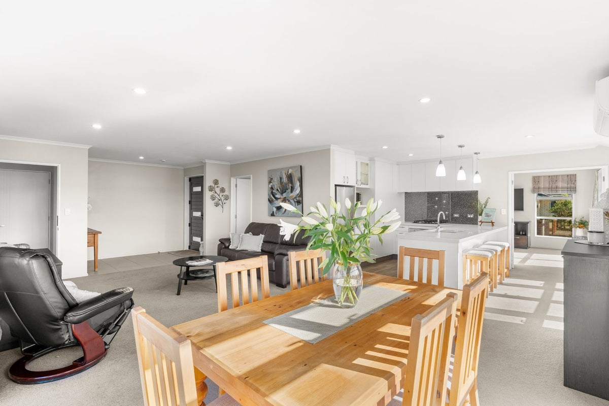 1 Orca Lane, Parklands, Christchurch - Carousel 2