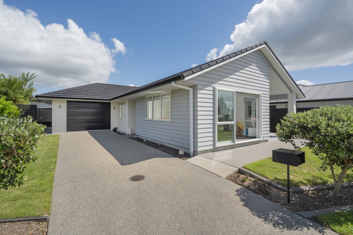 3 Hanlow Place, Pyes Pa, Tauranga - Carousel 23