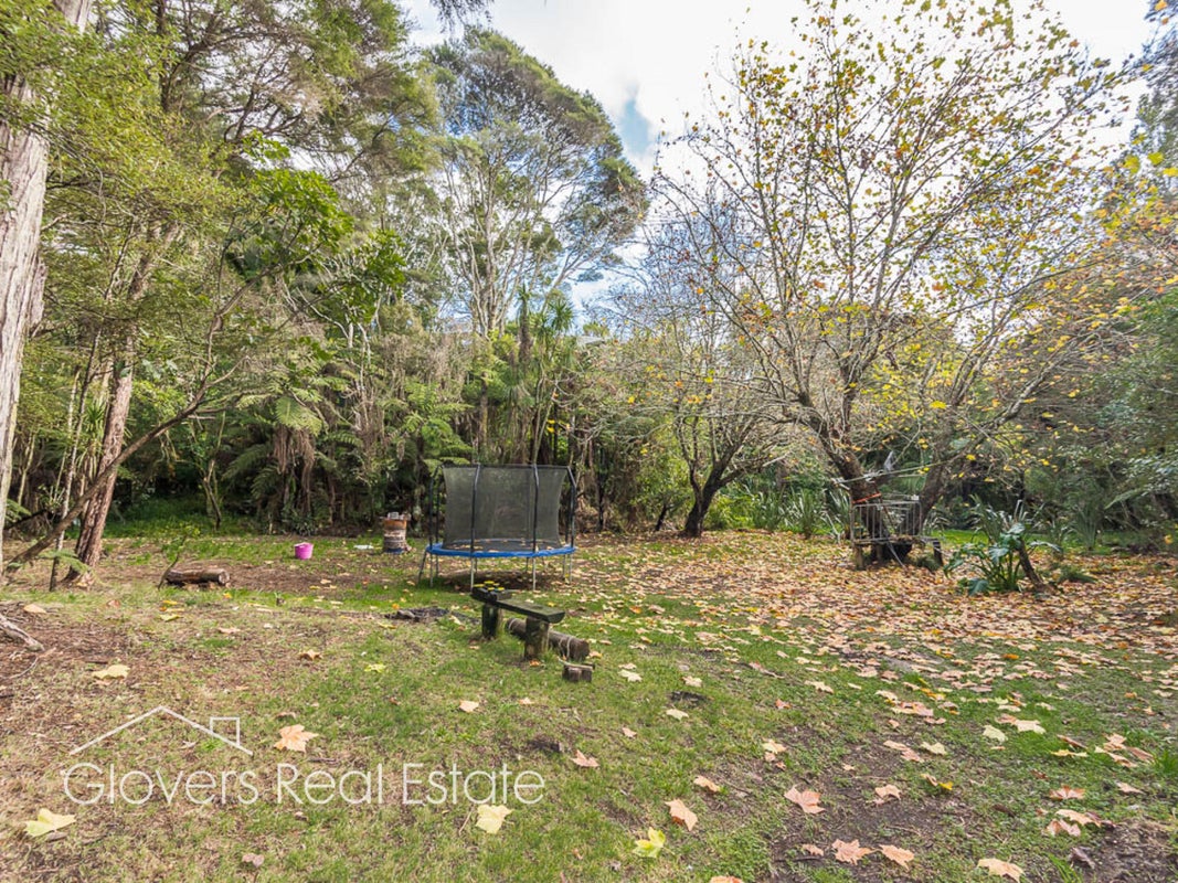 62 Woodfern Crescent, Titirangi, Auckland - Carousel 11