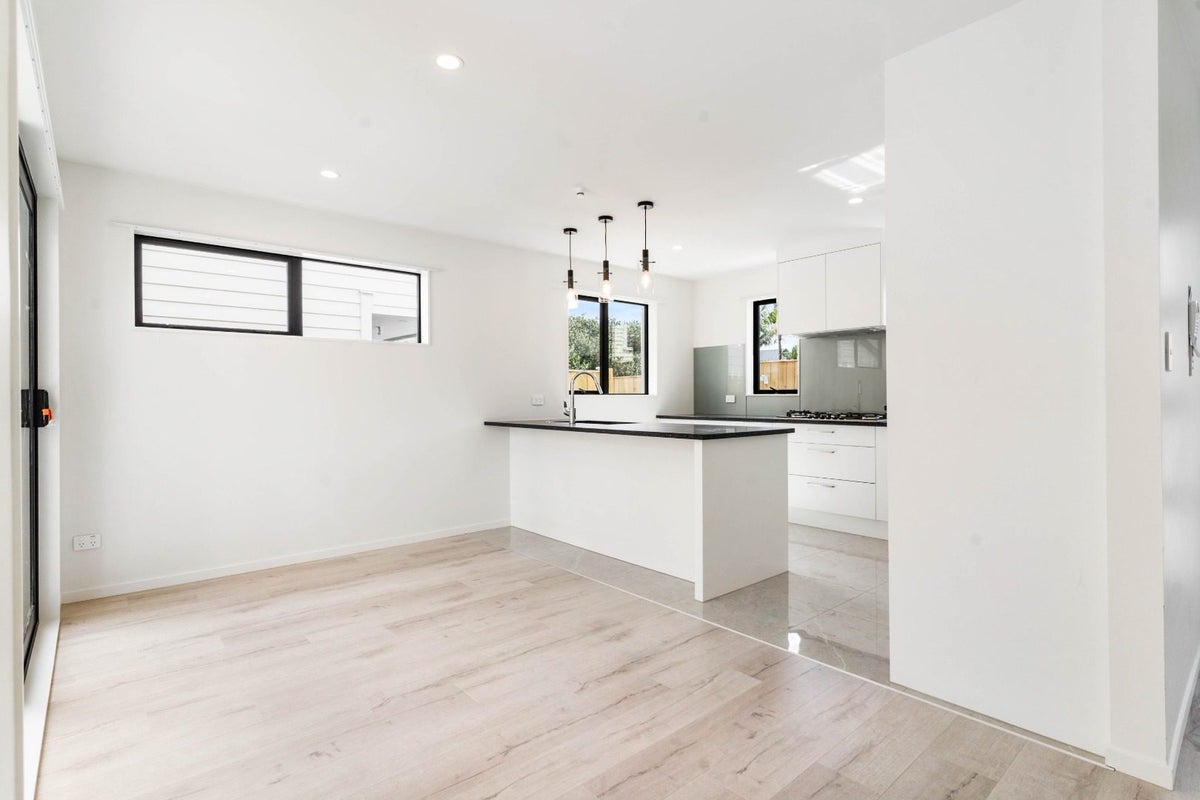 109 Point Chevalier Road, Point Chevalier, Auckland - Carousel 2