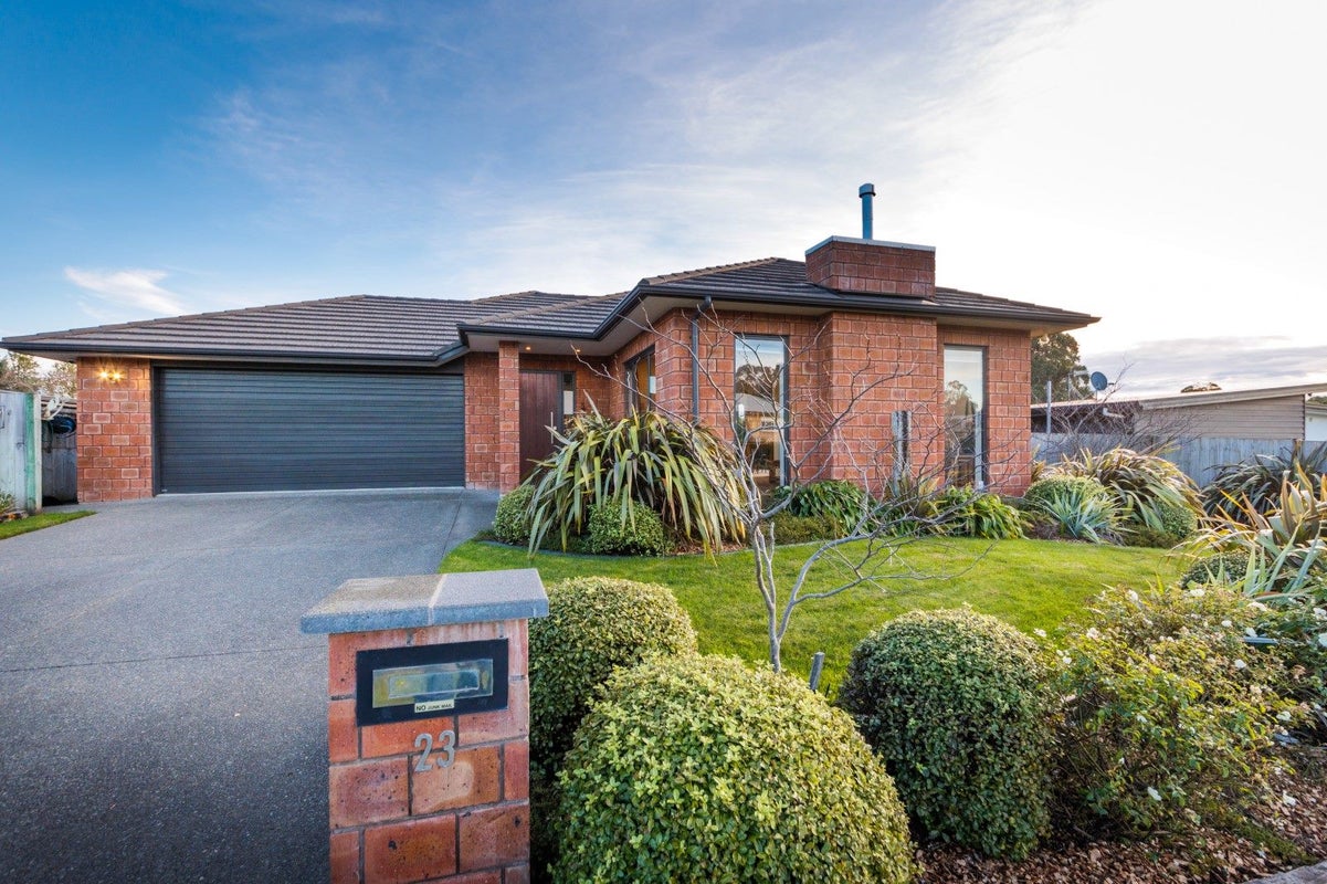 23 Galea Grove, Kelvin Grove, Palmerston North - Carousel 21