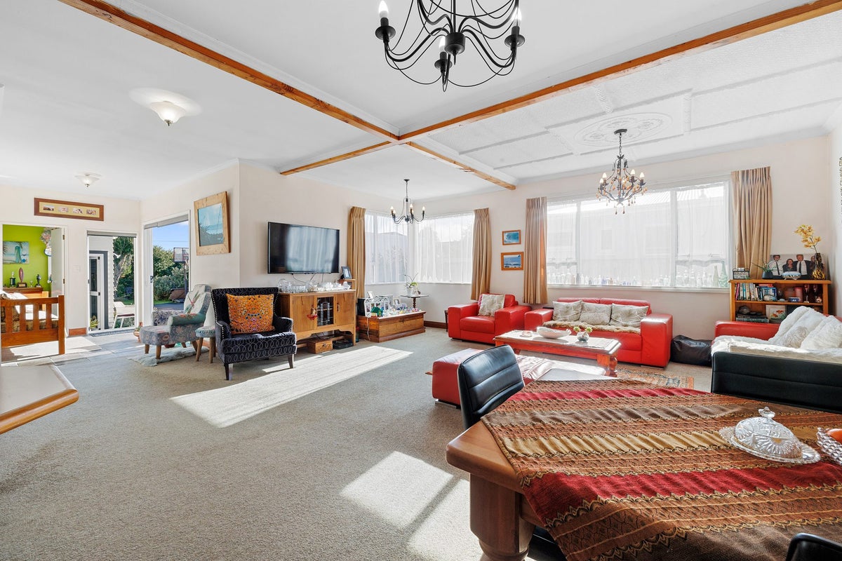24 Richmond ST, Fitzroy, New Plymouth - Carousel 2