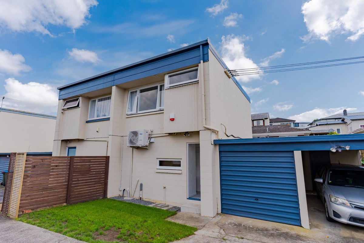 1/40 Moana Avenue, Onehunga, Auckland - Carousel 1
