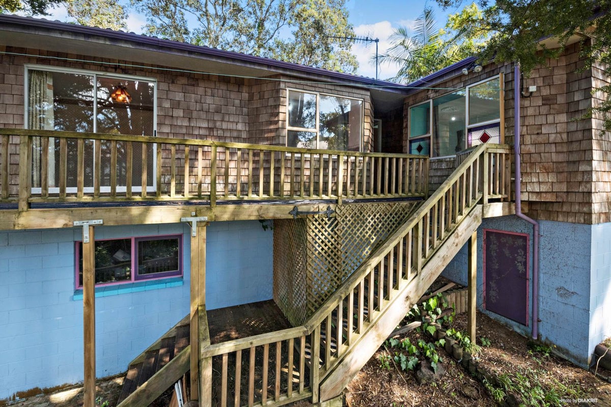 21 Orion Place, Hillcrest, Auckland - Carousel 2