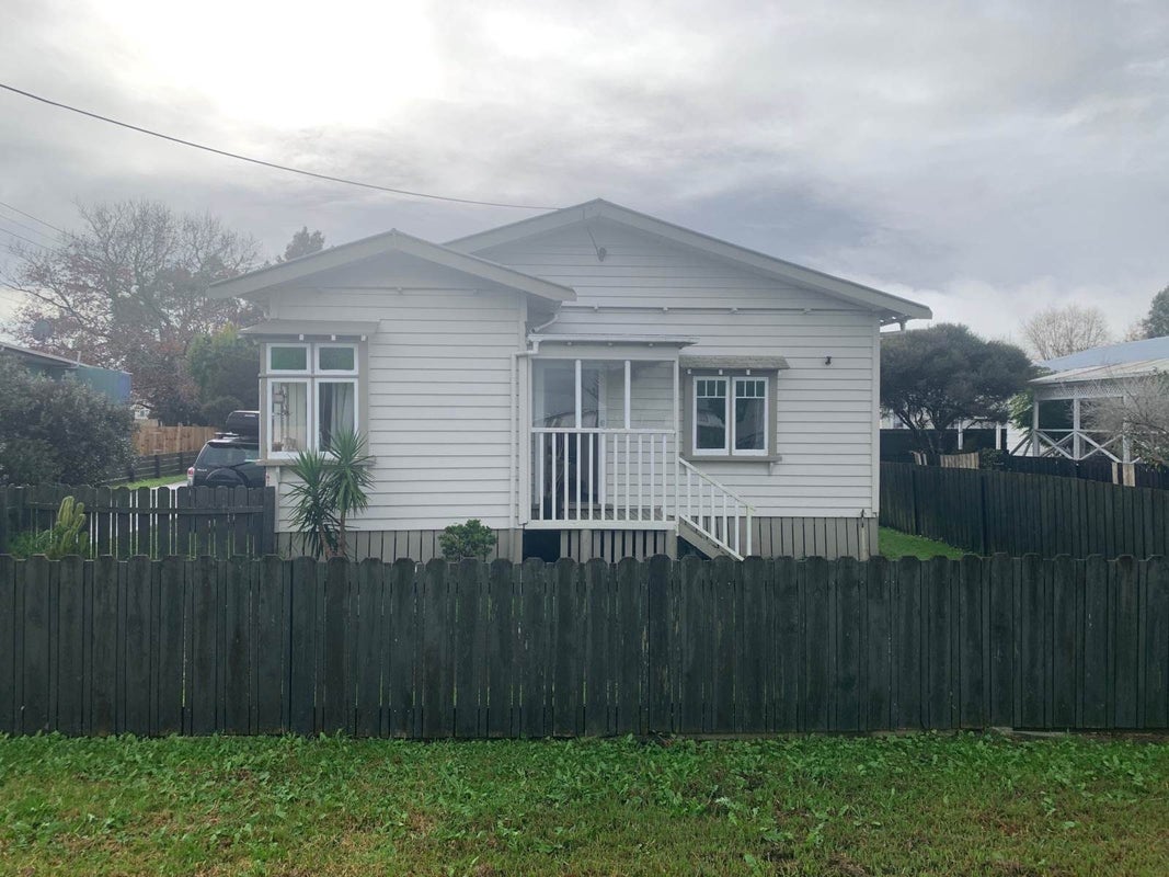 19 Te Moau Avenue, Parakai, Helensville - Carousel 1