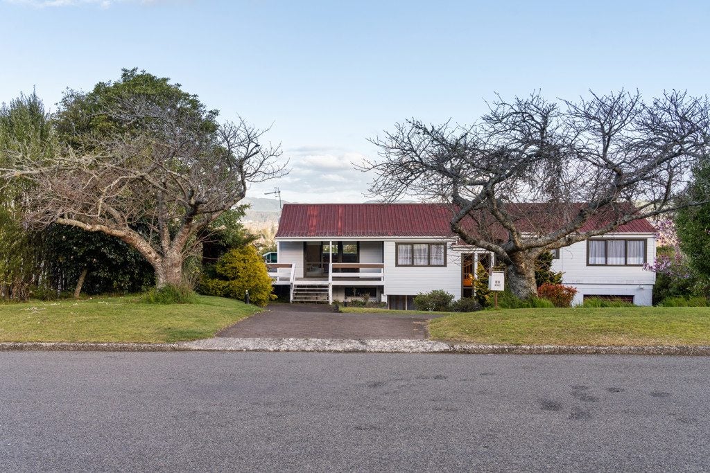 23 Russell Crescent, Western Heights, Rotorua - Carousel 1