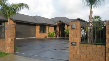 18 Rhys Avenue, Huntington, Hamilton - Carousel 1