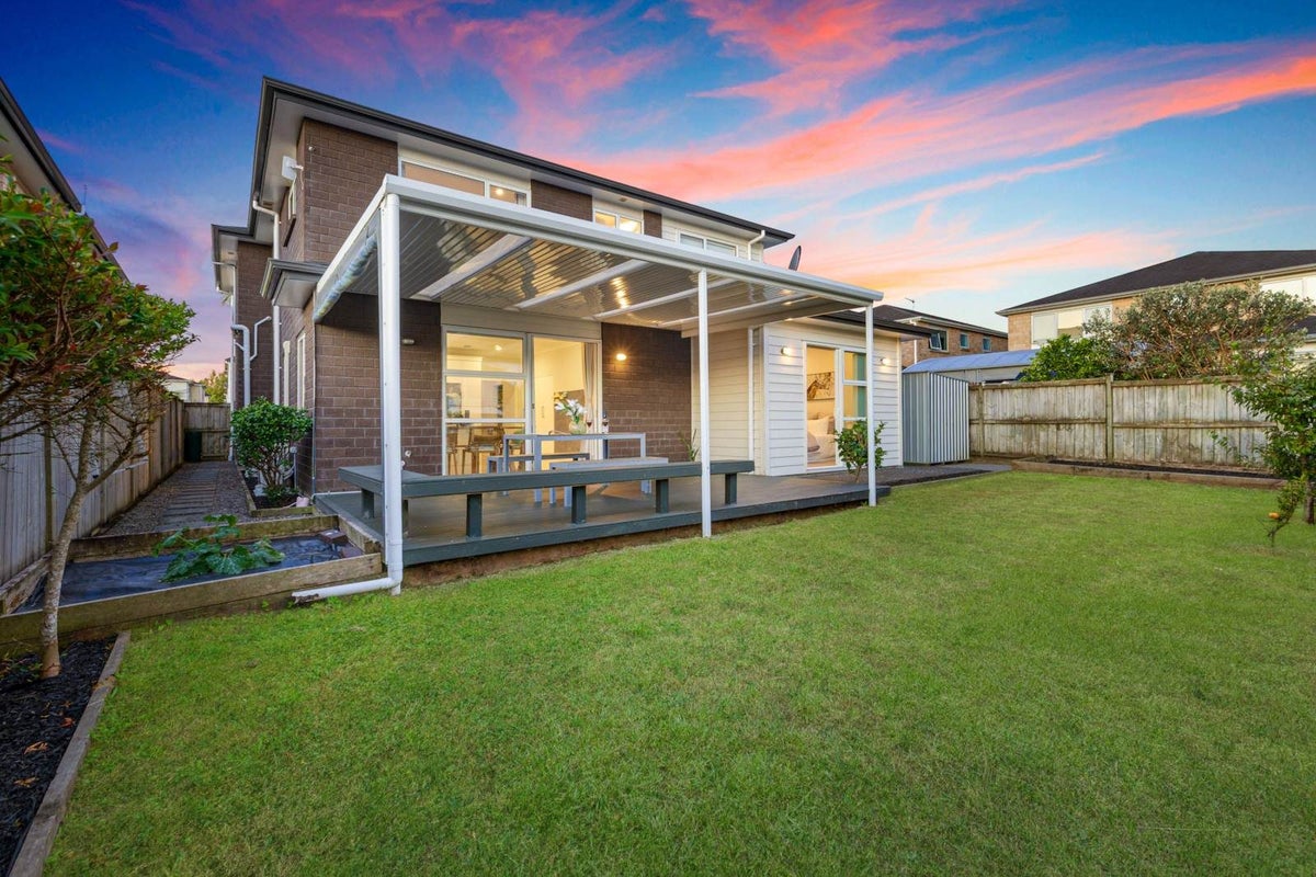 73 Castlederg Drive, Flat Bush, Auckland - Carousel 2