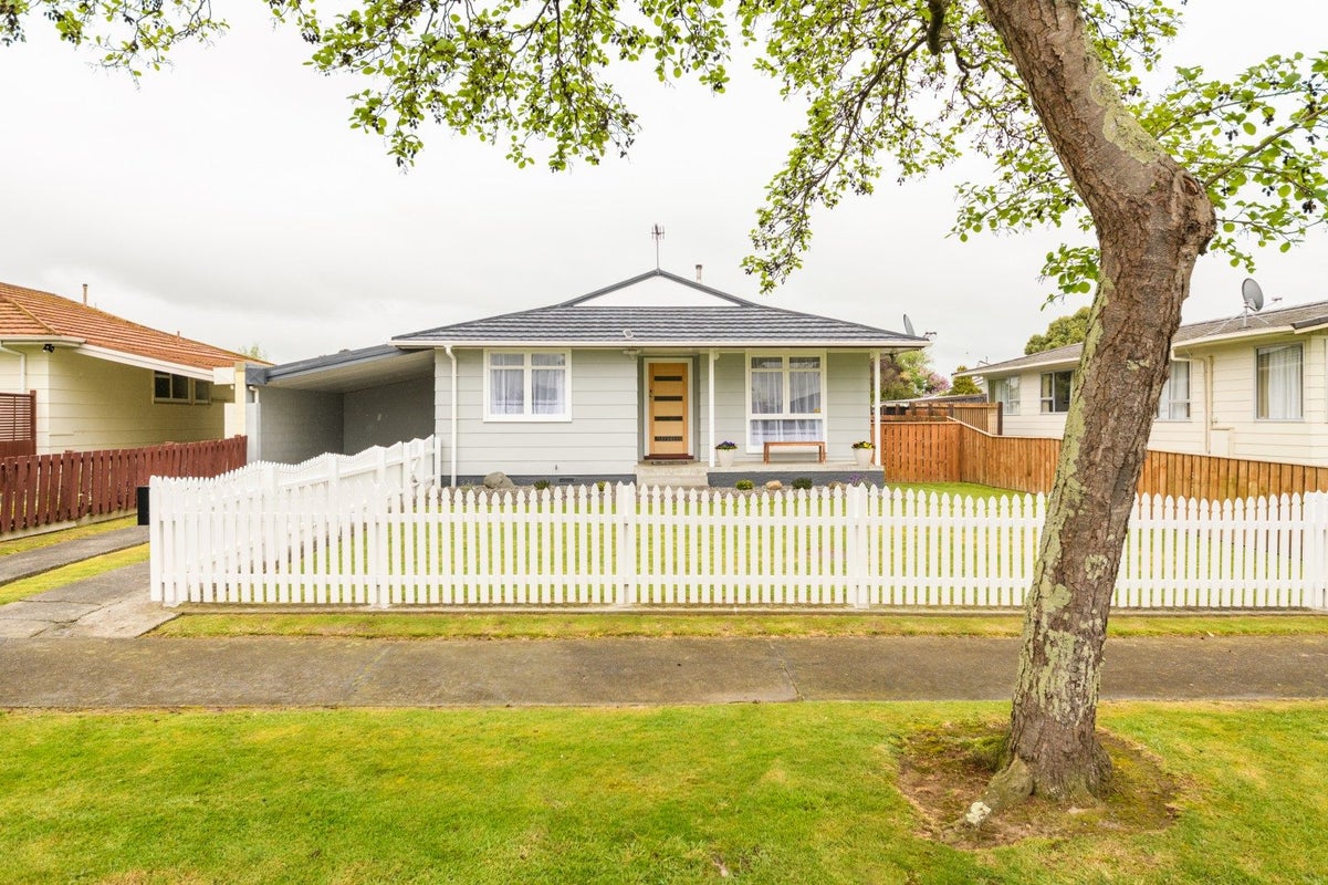 50 Amberley Avenue, Westbrook, Palmerston North - Carousel 1