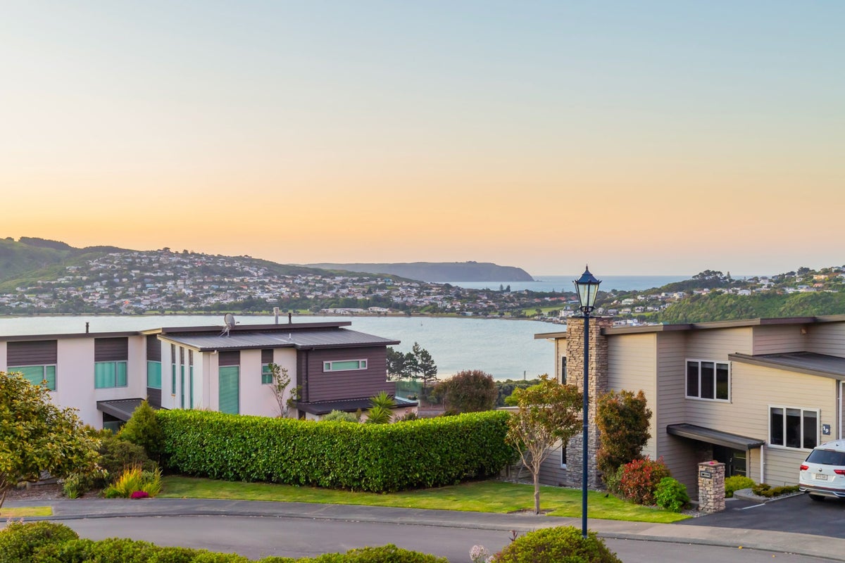 22 The Fjord, Aotea, Porirua - Carousel 1