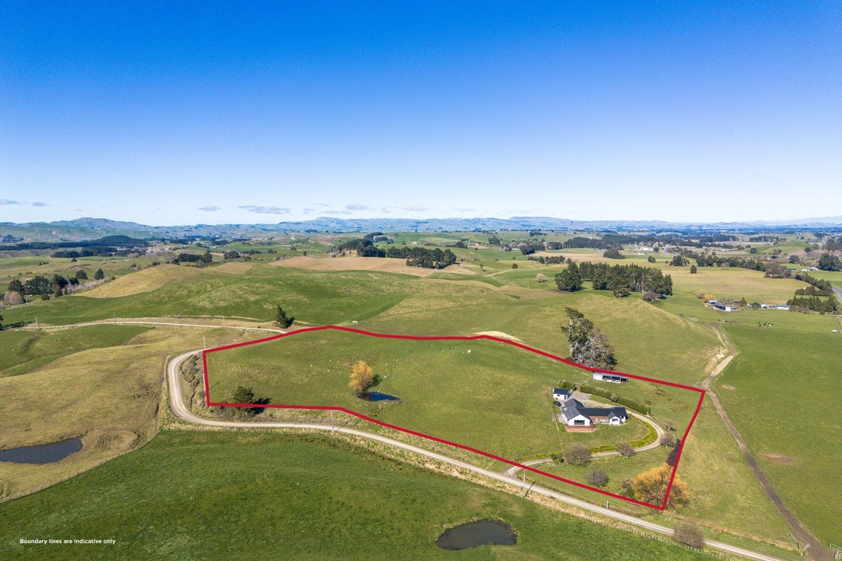14 Centre Road, Matamau - Carousel 2