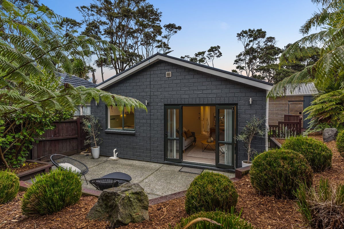 52A Birdwood Road, Swanson, Auckland - Carousel 1