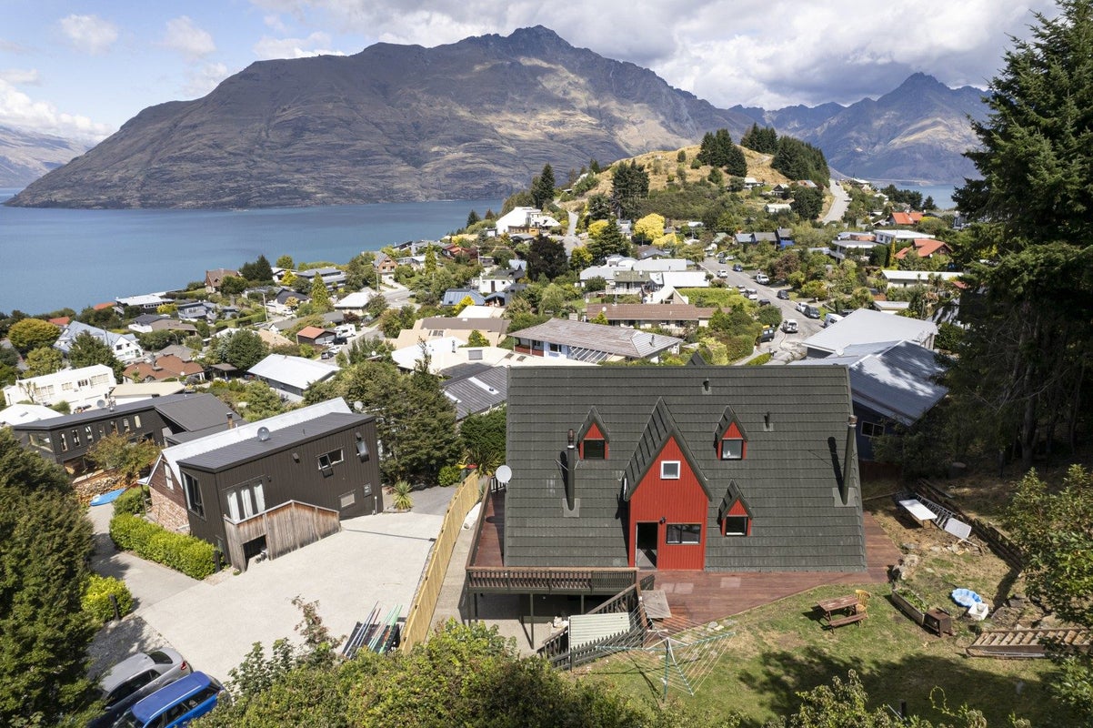 40 Avalon Crescent, Fernhill, Queenstown - Carousel 1