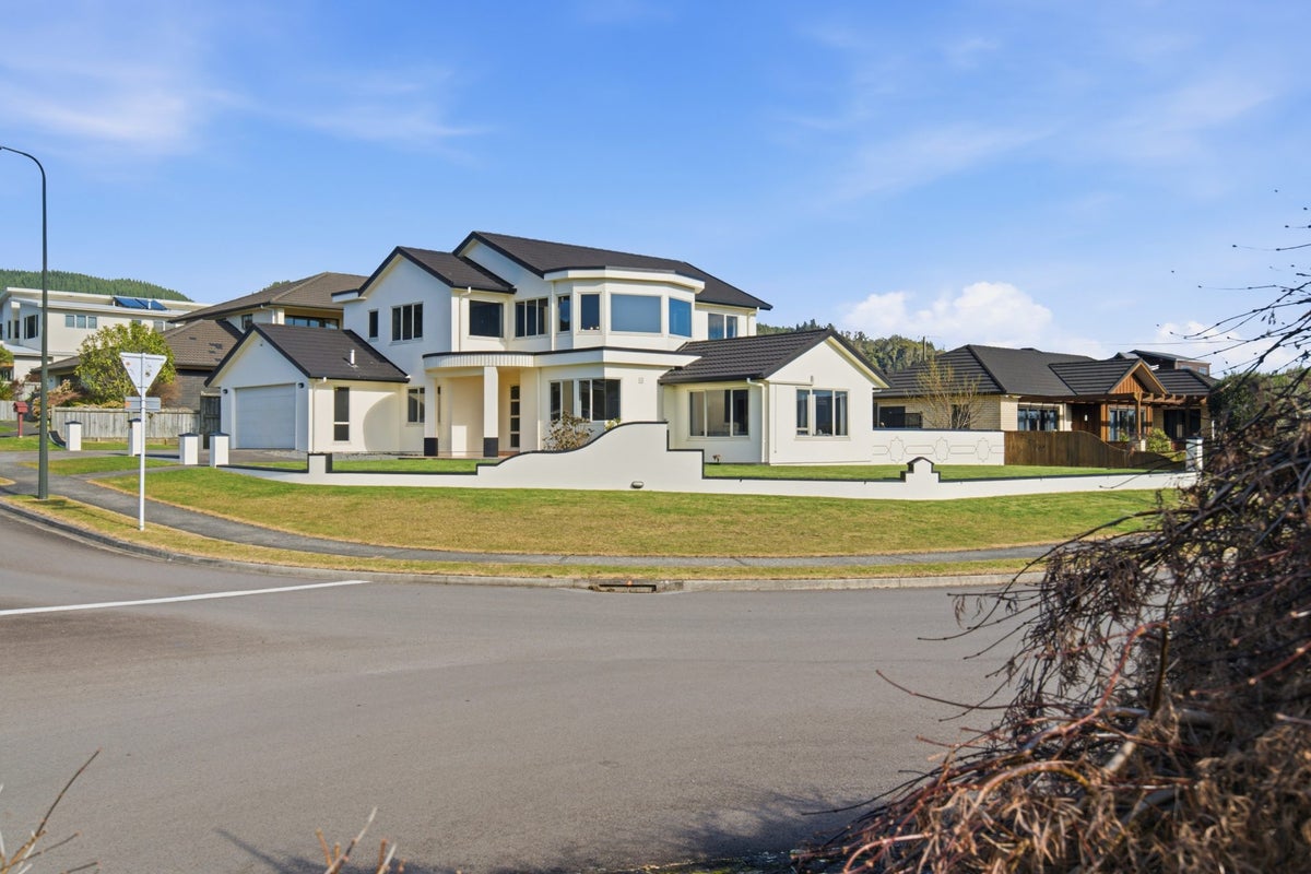 1 Stafford Rise, Owhata, Rotorua - Carousel 1