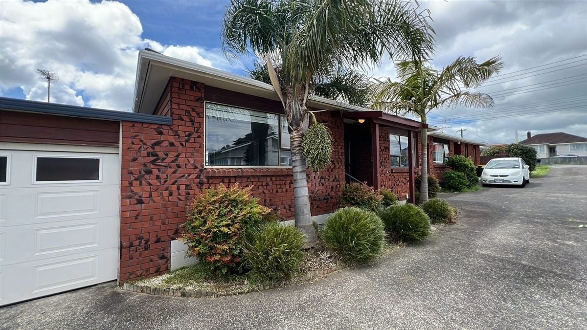 2/51 Shakespeare Road, Milford, Auckland - Carousel 2