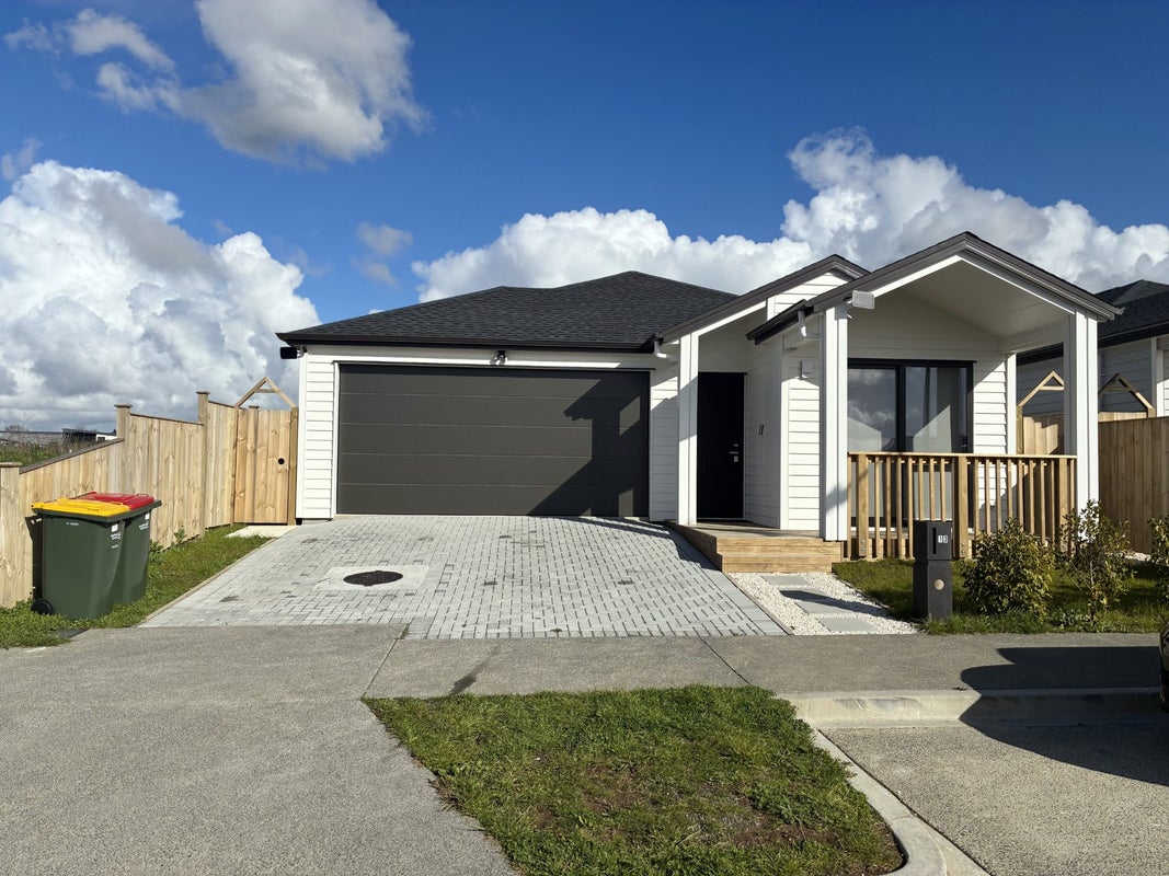 13 Kaapehu Street, Karaka, Papakura - Carousel 1