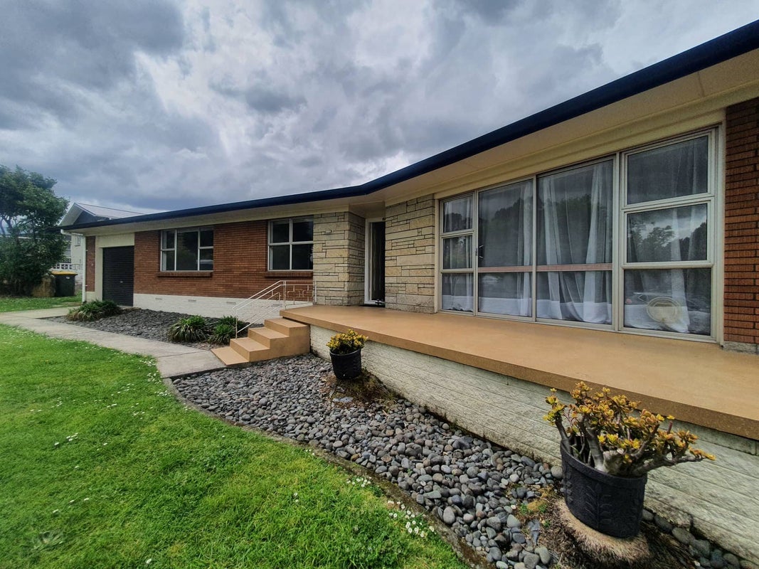 10 Resthill Crescent, Glenview, Hamilton - Carousel 1