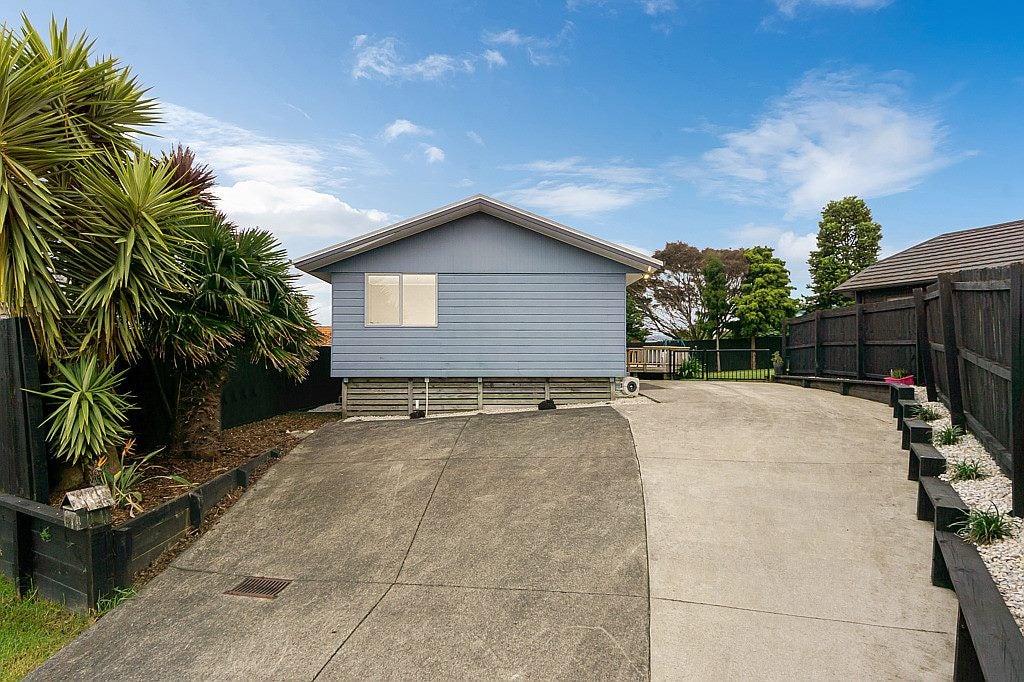 16A Northridge Terrace, Massey, Auckland - Carousel 21