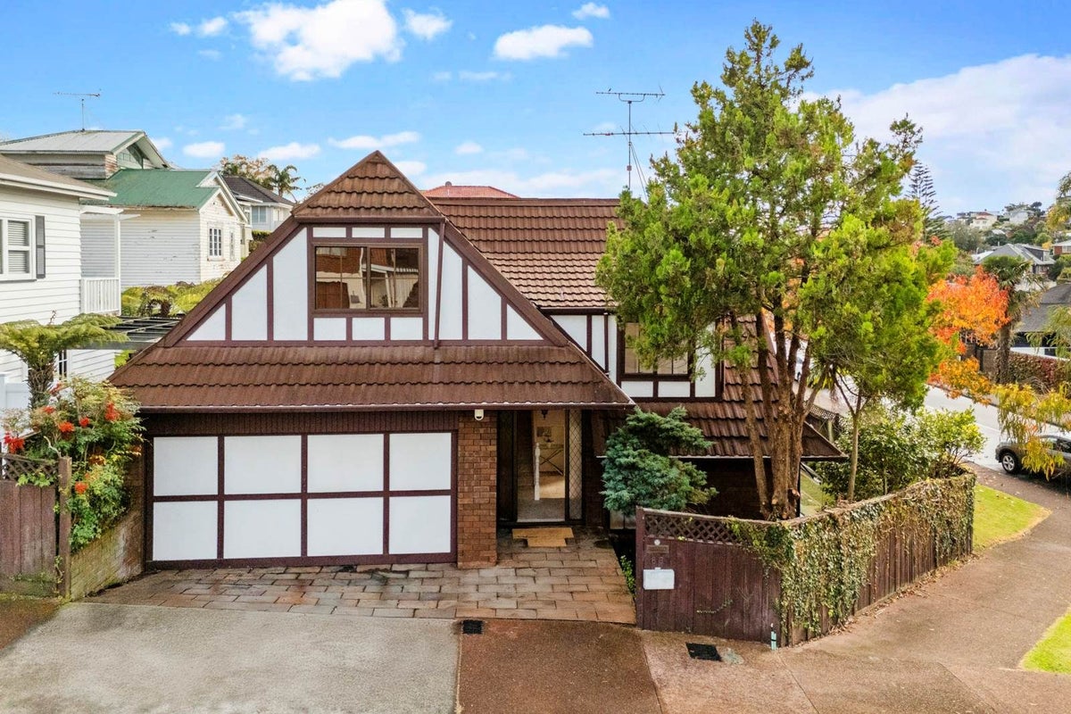 83 Vale Road, St Heliers, Auckland - Carousel 1