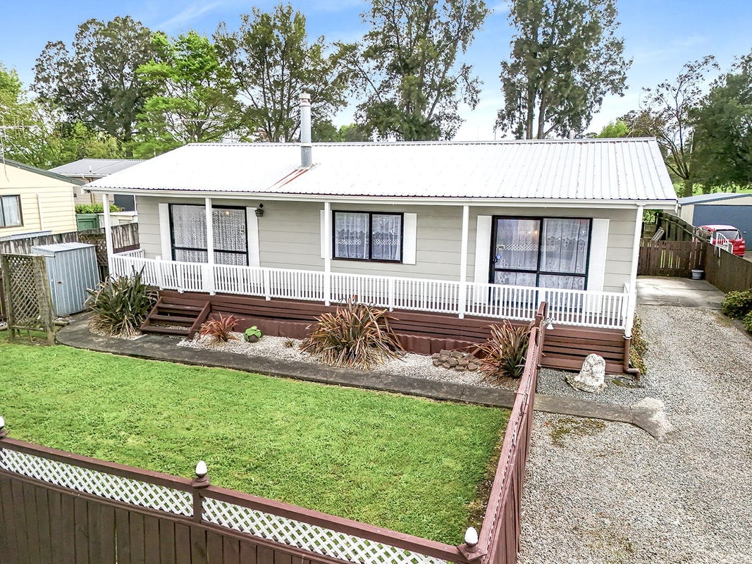 80 Kahikatea Drive, Melville, Hamilton - Carousel 1