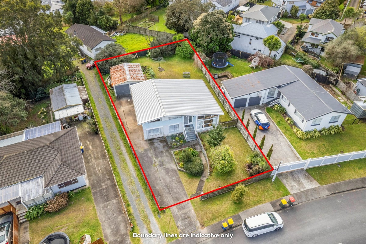9 Redwood Drive, Massey, Auckland - Carousel 1