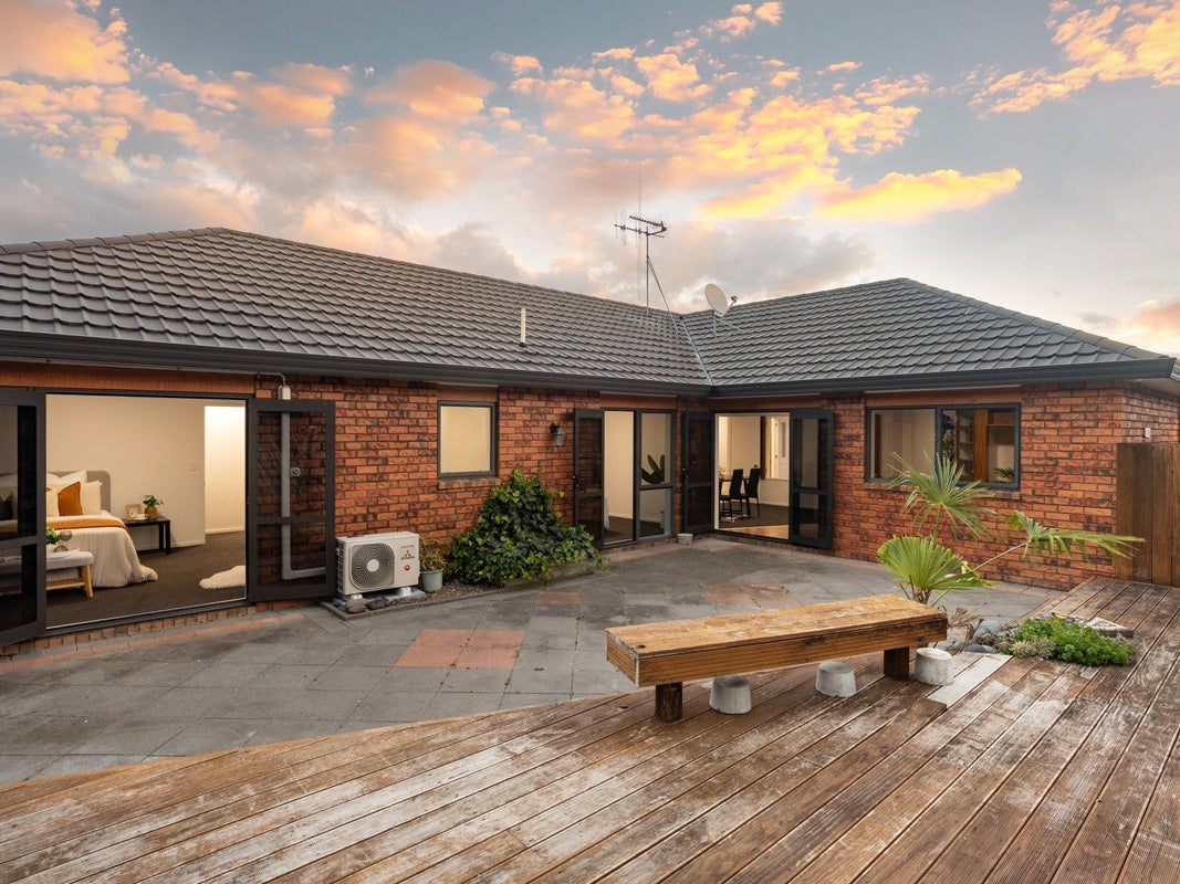 29 Bellona Place, Flagstaff, Hamilton - Carousel 2