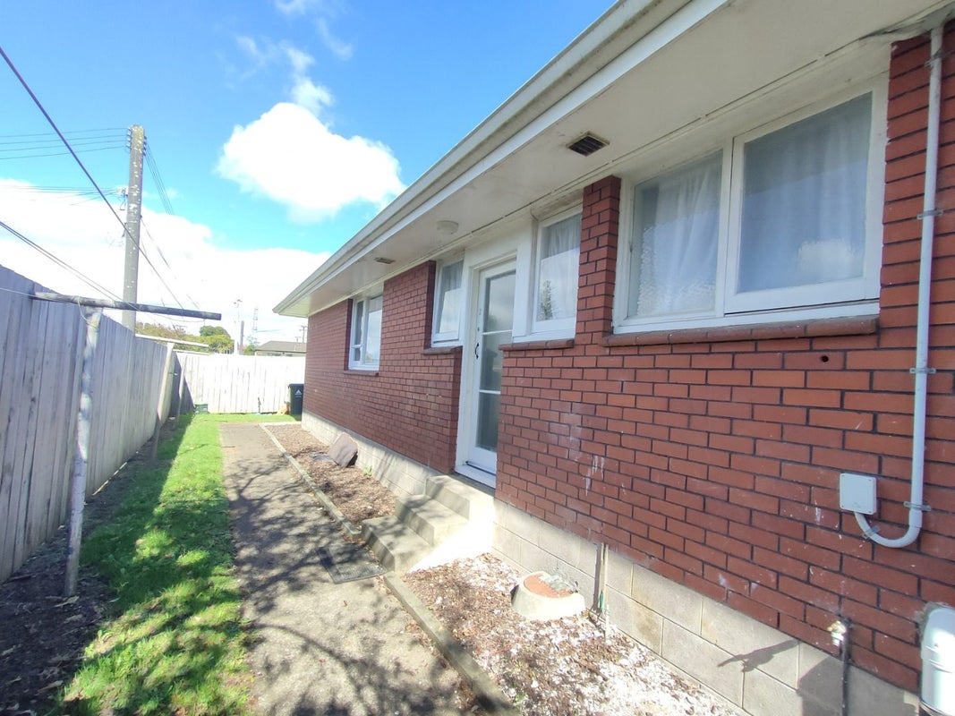 4 Almond Place, Mount Wellington, Auckland - Carousel 2