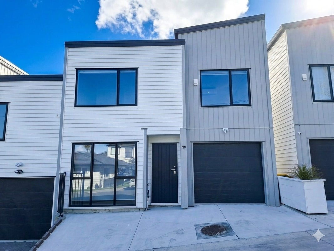 70C Stanley Road, Glenfield, Auckland - Carousel 1