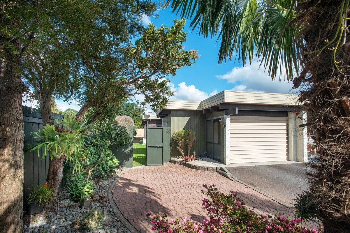 28 Lydbrook Place, Otumoetai, Tauranga - Carousel 1