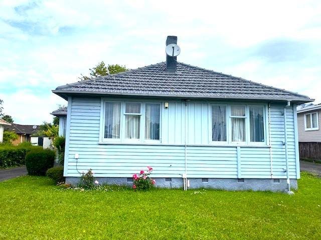 100 Wolverton Street, Blockhouse Bay, Auckland - Carousel 1