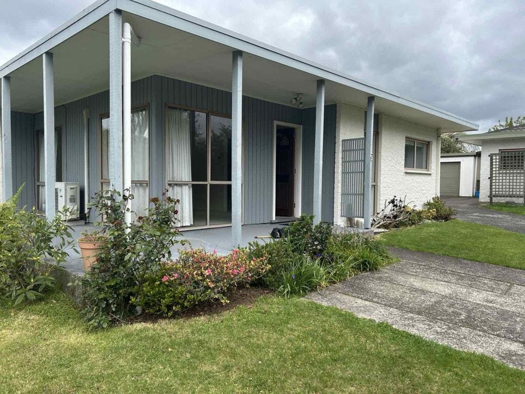 7 Batten Street, Glenholme, Rotorua - Carousel 1