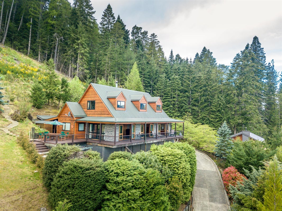 24 Oregon Heights, Hanmer Springs, Hanmer Springs - Carousel 1
