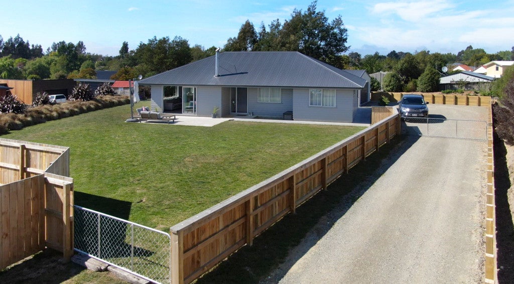 4 Whitehaven Street, Weston, Oamaru - Carousel 12