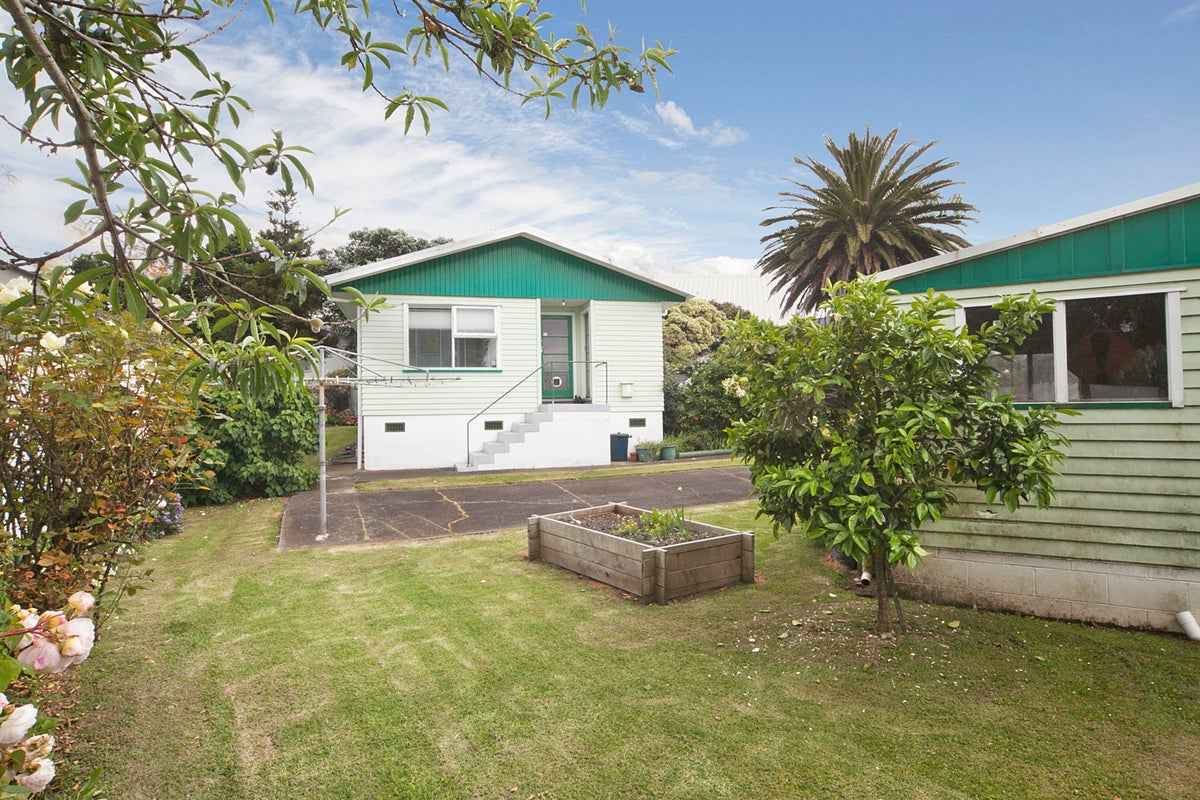 12 Dunstall Place, Mangere Bridge, Auckland - Carousel 13