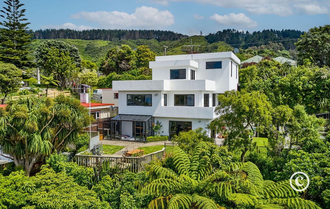 17 Olivia Crescent, Tawa, Wellington - Carousel 20