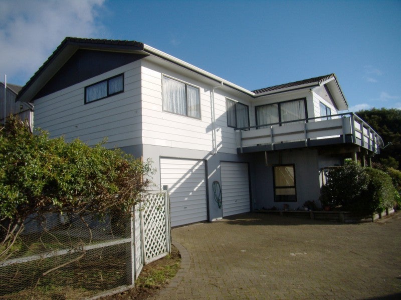 25 Hicks Crescent, Waikanae Beach, Waikanae - Carousel 19