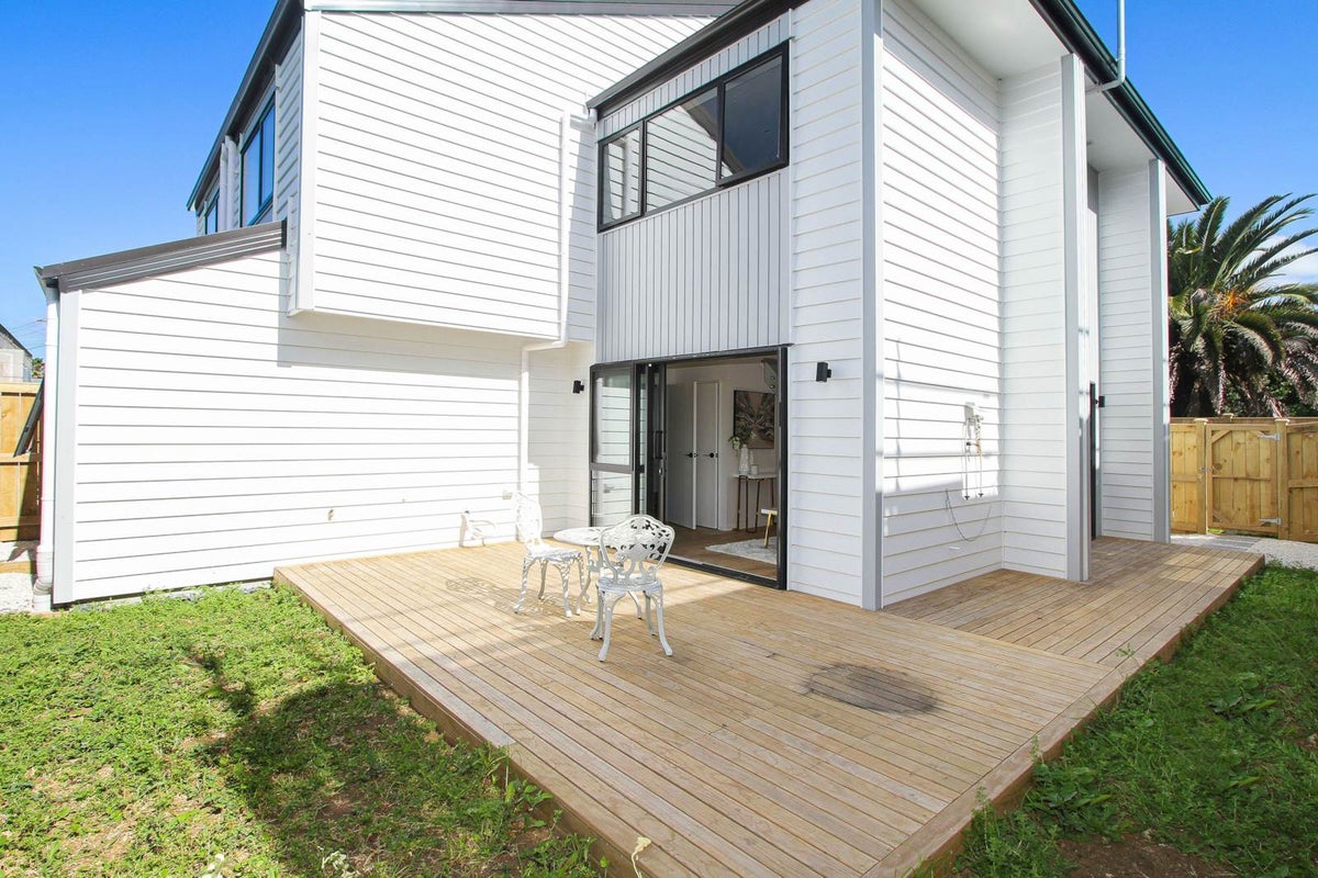 35E Tamatea Avenue, Point England, Auckland - Carousel 2