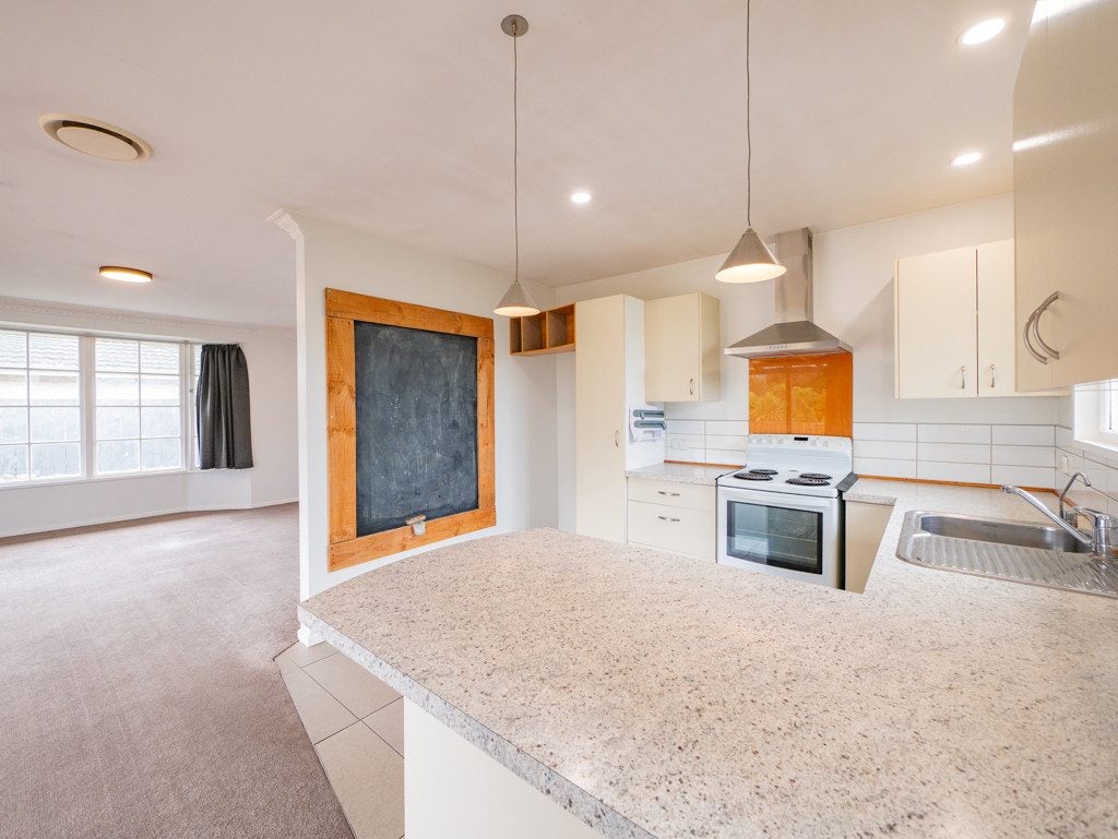 27 Clariton Avenue, Green Island, Dunedin - Carousel 2