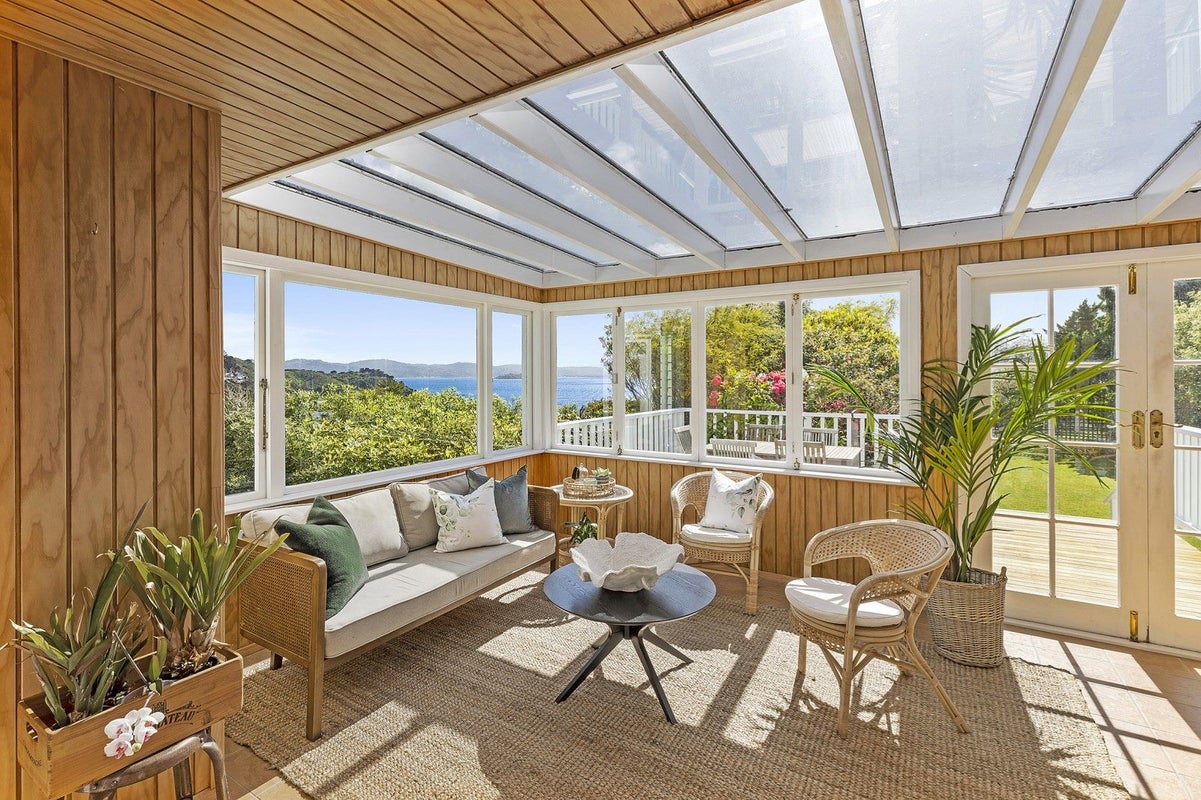 25 Tai Paku Paku Road, Karaka Bays, Wellington - Carousel 2