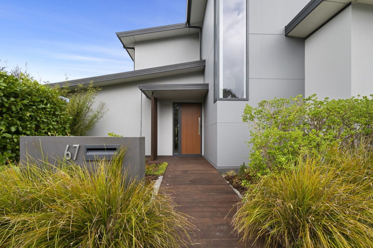 67 Ruapehu Drive, Fitzherbert, Palmerston North - Carousel 2