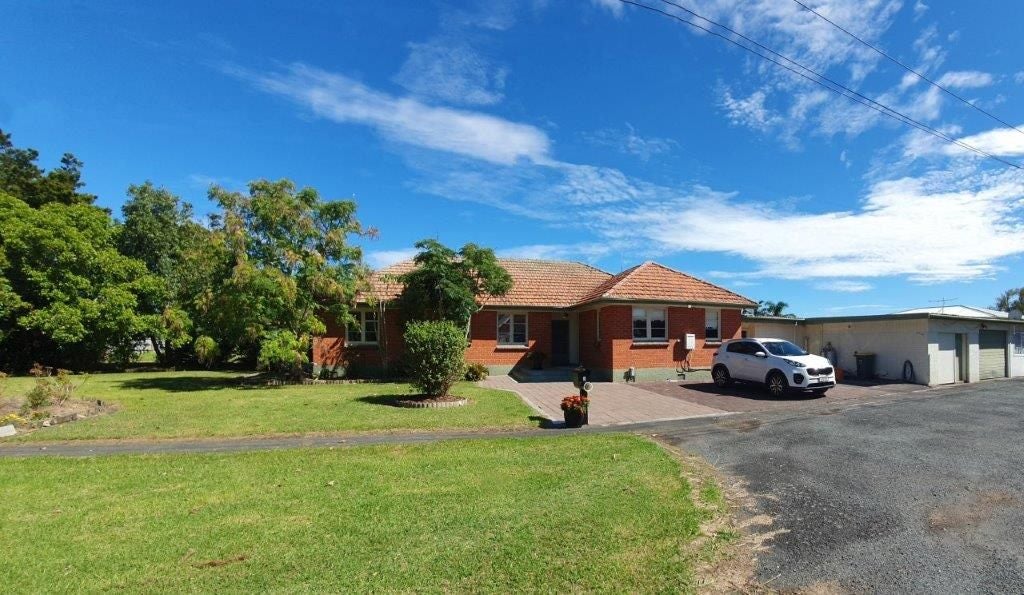 3 Pengelly Place, Parakai, Helensville - Carousel 1